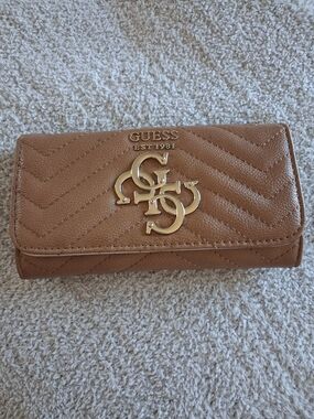 Guess Quilted Chevron Wallet - Tan
